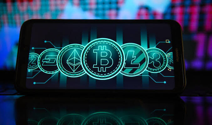 Bitcoin vs Altcoins: Which Crypto Investment Makes More Sense?